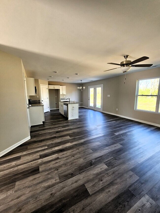 Building Photo - 1st Month Free!!