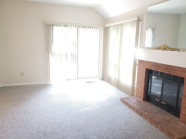 Building Photo - 512 Heritage Hills