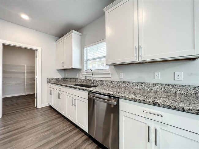 Building Photo - 3715 W Wisconsin Ave