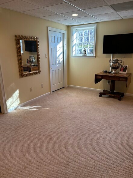 Building Photo - 68 Westwood Cir SW