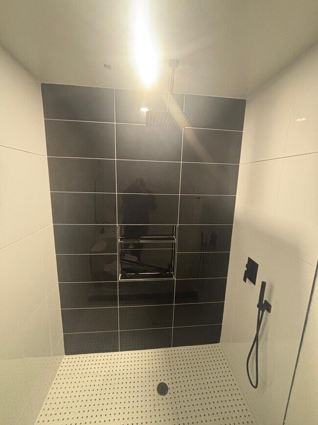 Building Photo - 1919 McCulloh St