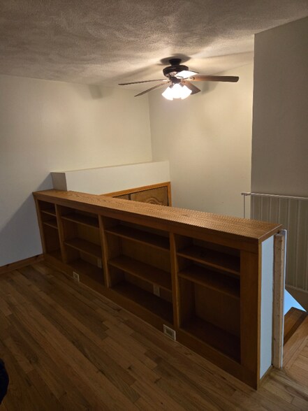 Building Photo - 2 Curt Rd