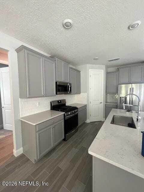 Building Photo - 261 Killarney Ave