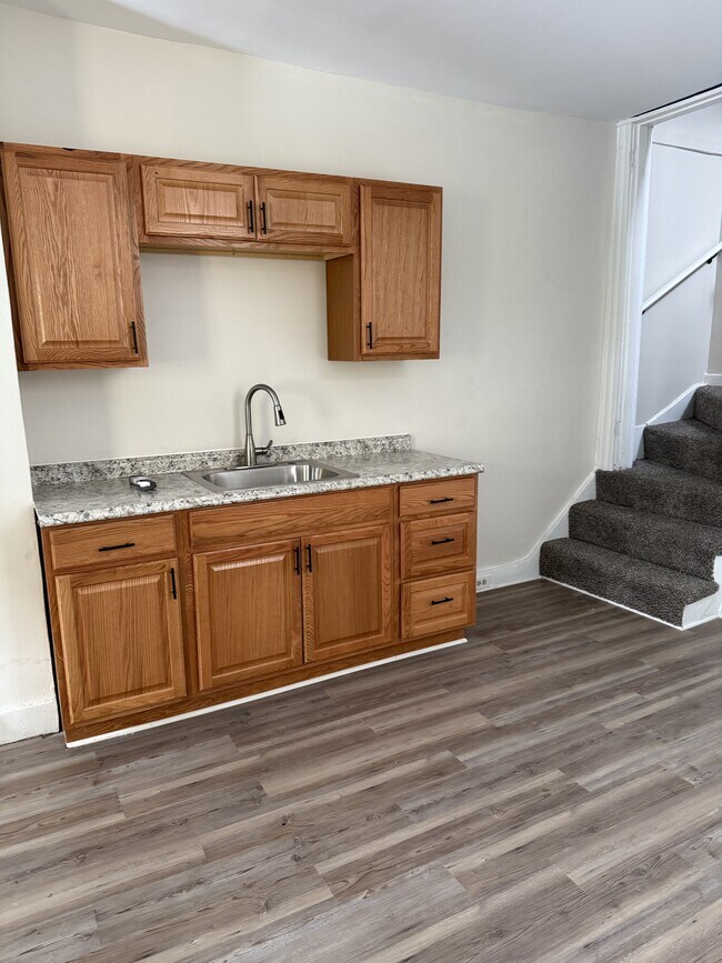 Building Photo - 532 Vermont Ave