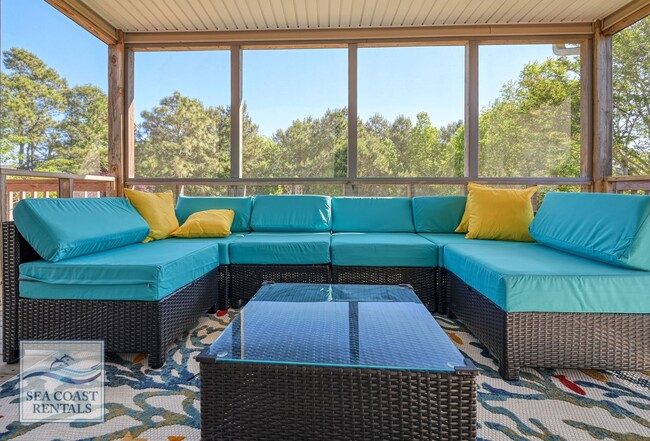 Building Photo - SUMMER MONTHLY RENTAL!!! AVAILABLE MAY-SEP...