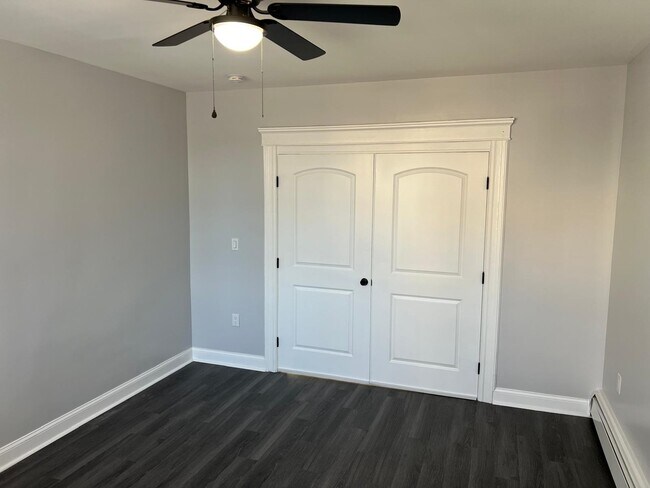 Building Photo - 540 61st St