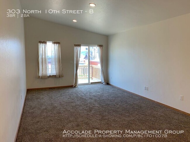 Building Photo - Brand new Duplex - Selah