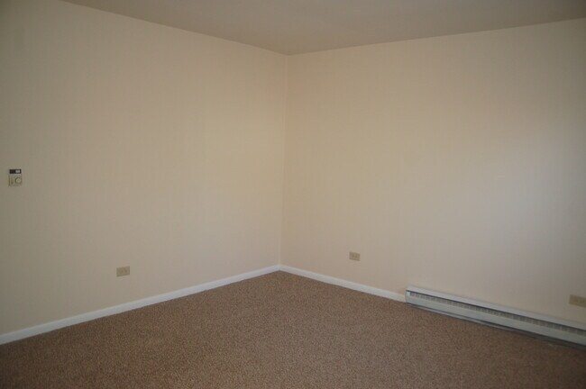 Building Photo - 321 S Jefferson St