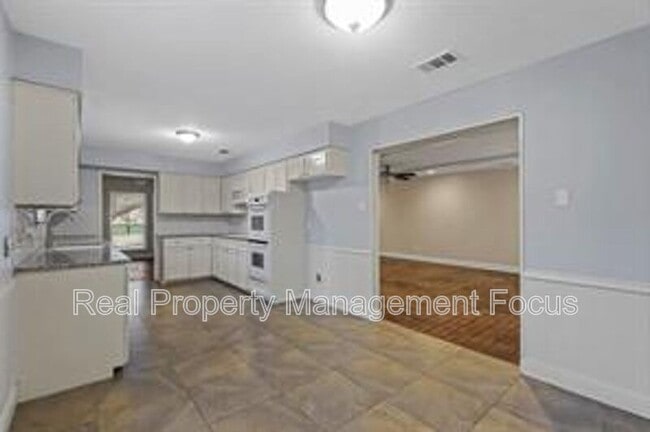 Building Photo - 14722 Overview Dr