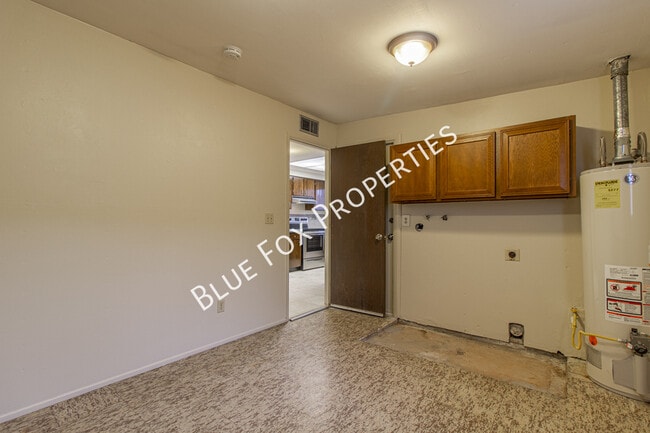 Building Photo - 2618 S Camino Seco