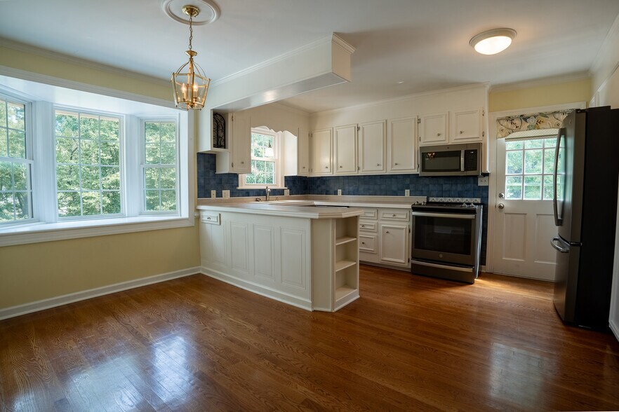 Building Photo - 4716 Heritage Dr