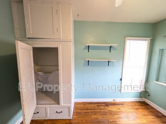 Building Photo - 808 13th St NW