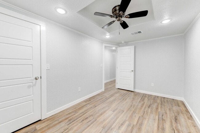 Building Photo - Available NOW!!!! Beautiful 1 story, 3 bedroom, 2 bath home.This is exactly what you have been lo...