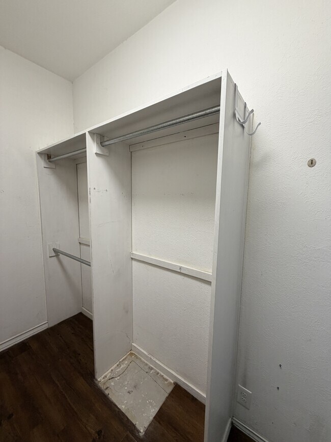 Building Photo - 5372 Wagon Trail