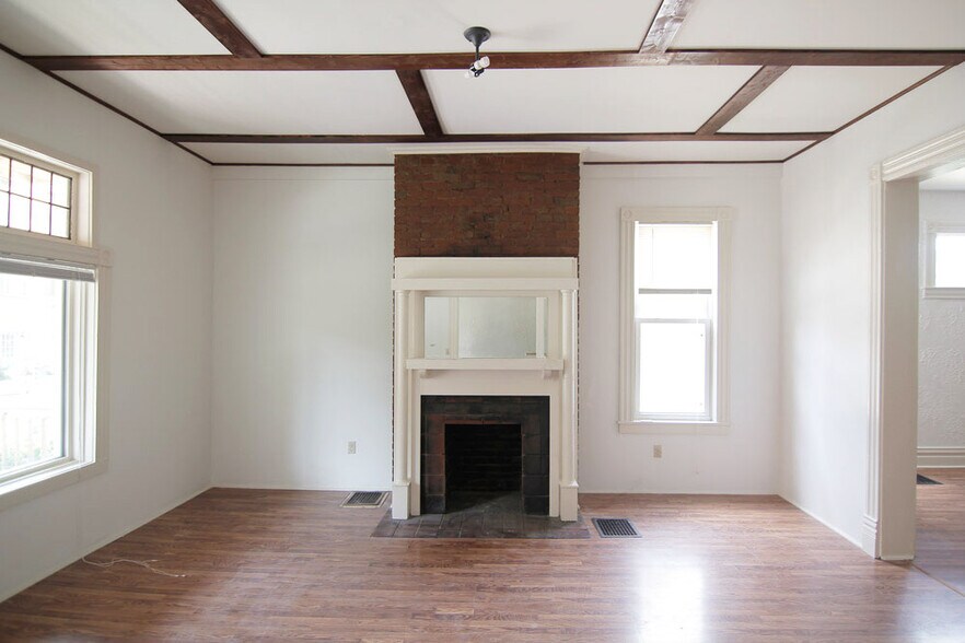 Building Photo - 201 Franklin Ave