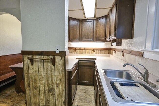 Building Photo - 516 Cedarwood Terrace