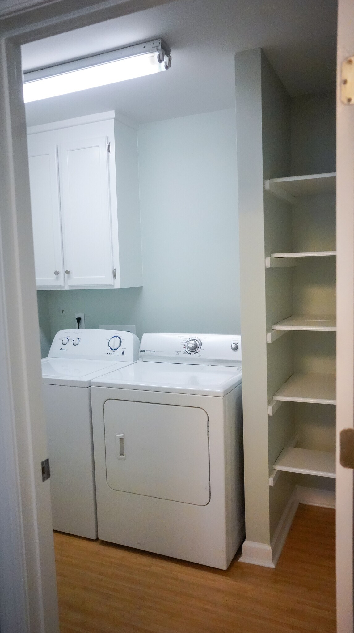 Laundry/ Pantry - 3801 Lake Point Cir