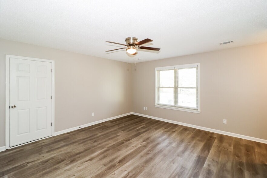 Building Photo - 1040 Trappers Cove