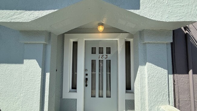 Building Photo - DREAM HOME! Spacious 3 BR + Sunroom/ 1.5 BA  in the Richmond area- AMSI