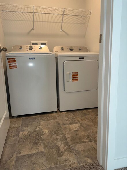 Building Photo - 7055 Blackmer Ridge Blvd