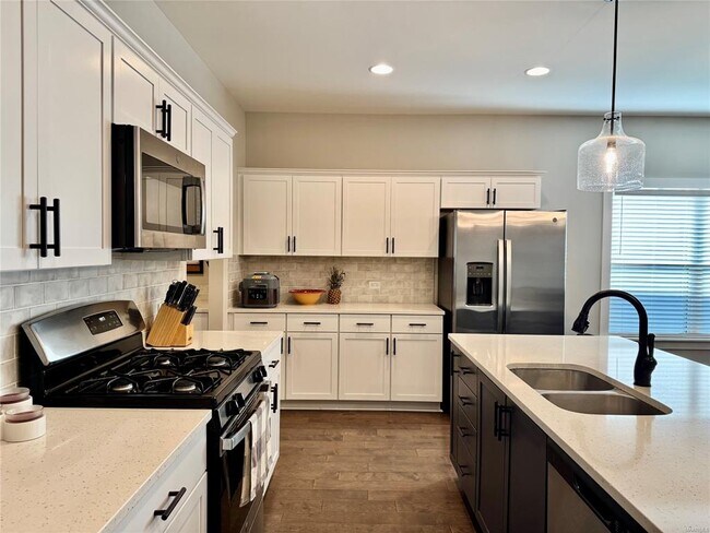 Building Photo - 275 Hedgefield Dr