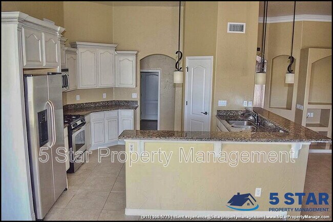 Building Photo - 14016 Rainbow Point Dr