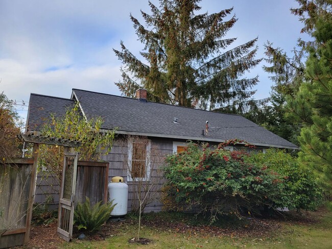 Building Photo - Two Bedroom Home in Port Townsend