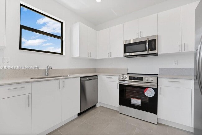 Building Photo - 11926 SW 247th Ter