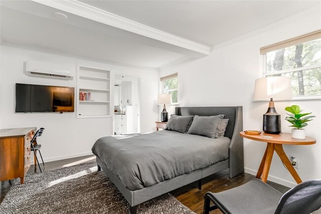 Building Photo - 5323 Downs Dr