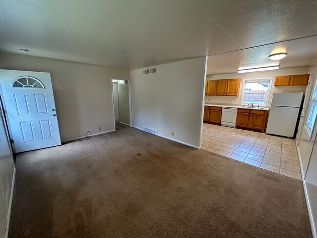 Building Photo - single family home