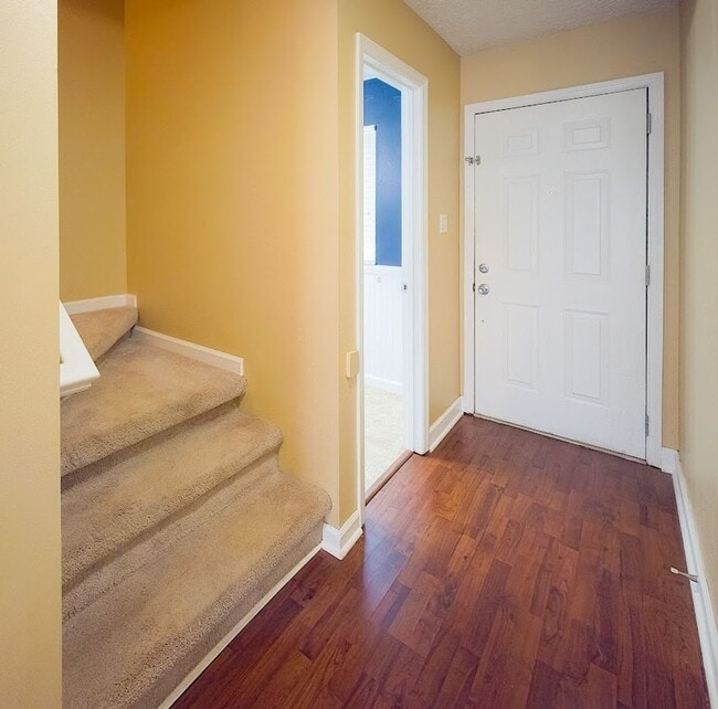 Building Photo - 650 Shadywood Ln
