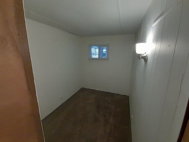 Building Photo - 1/2 off 1st Month's Rent ! Country Setting Single Wide Manufactured Home Silverbrook RV Park