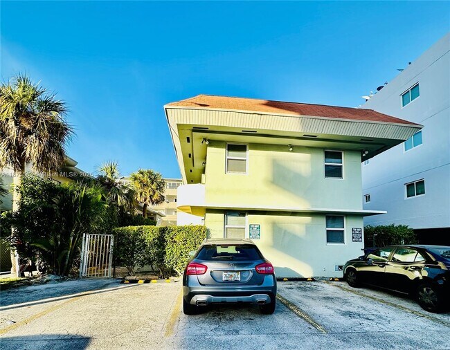 Primary Photo - 2021 Bay Dr