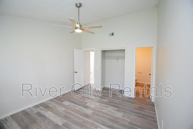 Building Photo - 2430 N Seabury Pl
