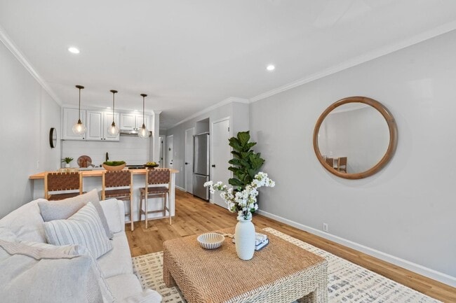 Building Photo - 1250 Clay St