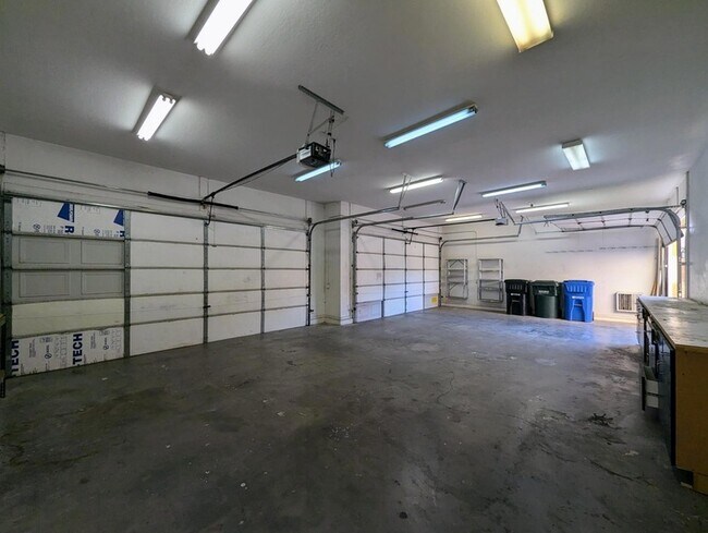 Building Photo - 3310 W Latona Rd