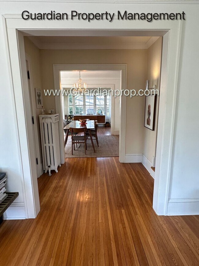 Building Photo - Lake is the Isles Single Family Home, 2 Car Garage, Dishwasher, Fenced Yard