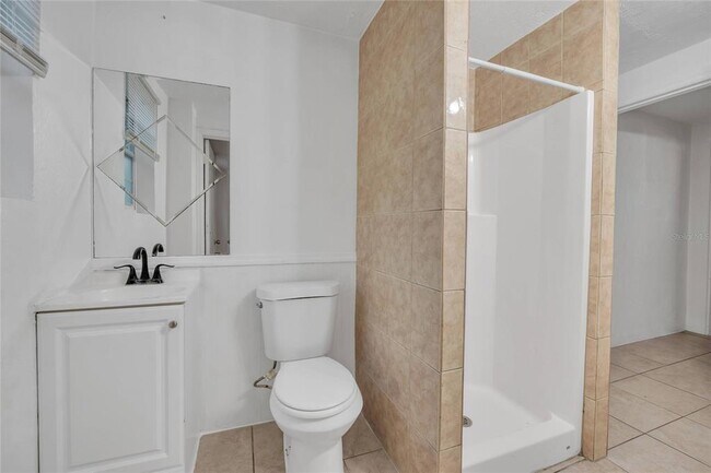 Building Photo - 552 Fairmount Rd