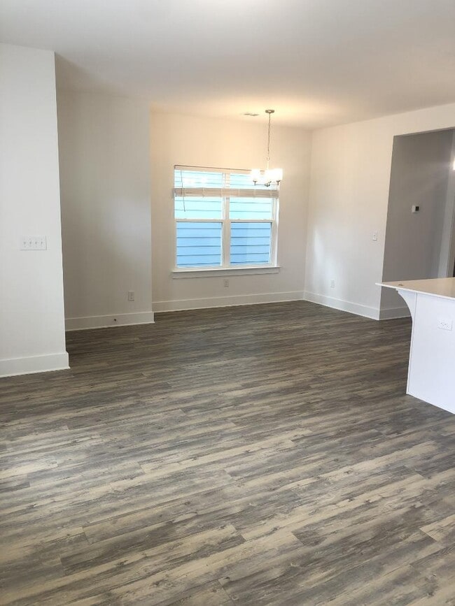 Building Photo - 3108 Elm Hill Pike
