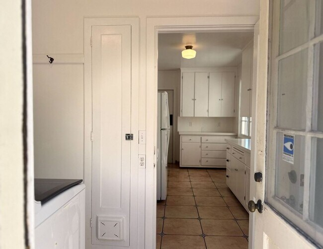 Building Photo - This is a Berkeley Lifestyle. | 3BR | 1.5BA | 1,450 SF | Just Steps from Campus