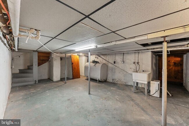 Building Photo - 158 W Butler Ave