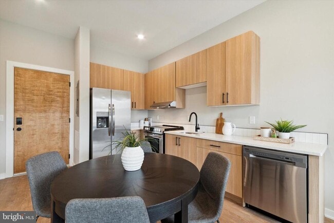 Building Photo - 308 W Chelten Ave