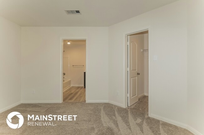 Building Photo - 26861 Steinbeck Dr