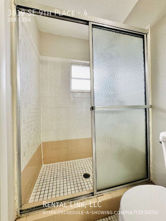 Building Photo - 3619 SE 9th Pl