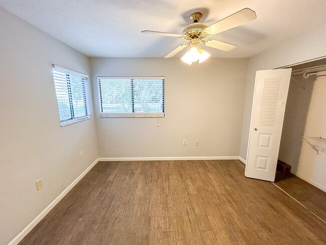 Building Photo - 3824 SW 30th Terrace