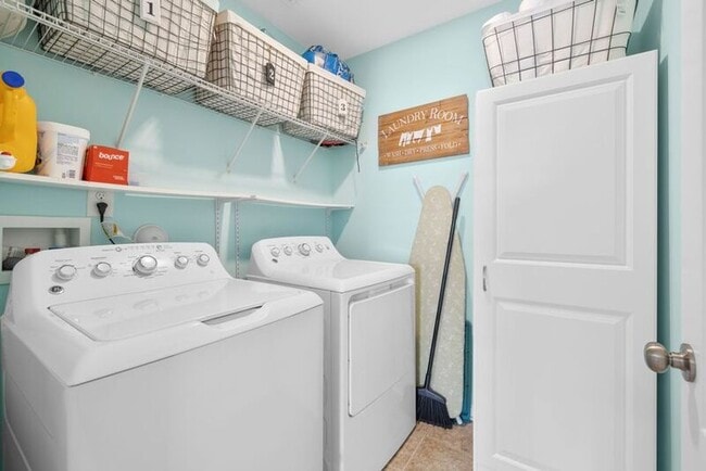 Building Photo - 7349 Vicenzo Dr