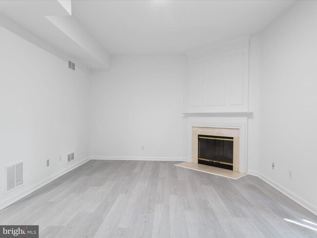 Building Photo - 5129 Beauregard St