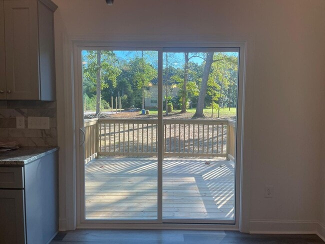 Building Photo - 205 Martingale Dr