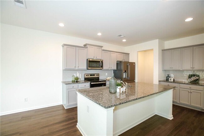 Building Photo - 124 Finley Dr