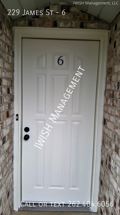 Building Photo - 229 James St